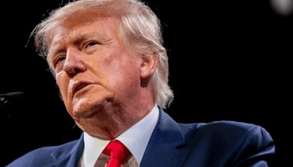 弹劾案被驳回，尹锡悦大势已去？中方协商开始，韩国静候两架包机