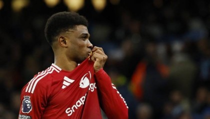 14场2球6助！22岁阿玛德与曼联合同仅剩半年，周薪不足3万镑