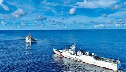 解放军3军同时南下，60只船合围岛礁，小马科斯遭到当头一棒！