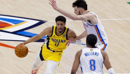 哈里伯顿全场0运动战进球仅4分 麦康奈尔神奇发挥难救主