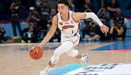 久违的胜利！ 李添荣20分 上海俱乐部杯险胜山西