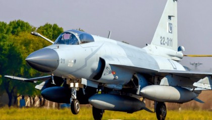 枭龙翼龙杀入阿富汗，美国颜面尽失，阿塔目的转向东方，印度暗喜