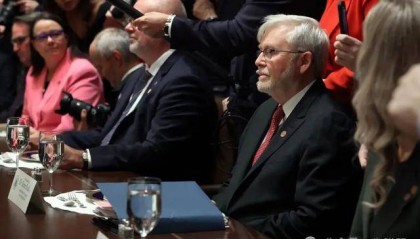 他被特朗普当众羞辱，全场都在哄笑