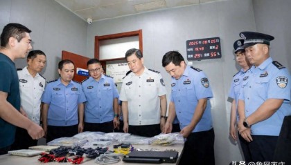 枣庄市副市长、市公安局局长朱清彬到台儿庄区实地督导社会面清查统一行动