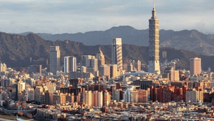 大陆采取两大动作，赖清德坐不住了？敏感时刻，美军一把手换人了