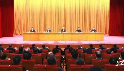 赣州市领导干部大会召开，宣布省委关于赣州市委主要领导职务调整的决定，尹弘出席并讲话