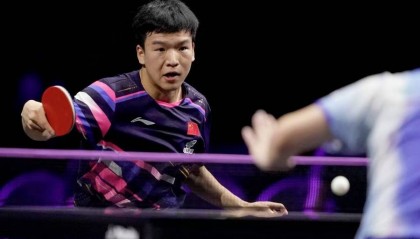 中日同龄人之争，向鹏“拆摩托”失败，国乒仅剩王楚钦独闯横滨冠军赛男单四强