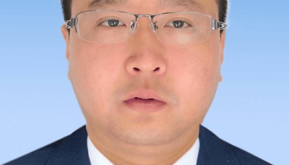 生于1985年，杜文被查