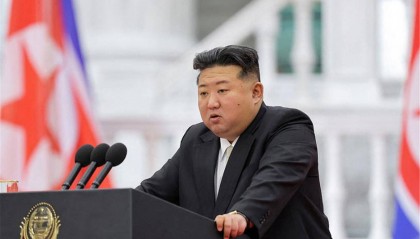 西方建30国联军，普京压力倍增，朝鲜送1200万发炮弹，再调兵3万