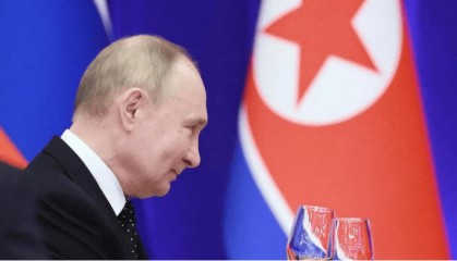 俄乌前线生变，2万个集装箱移交，朝鲜炮弹援俄？美又“甩锅”给中方