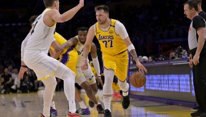 东契奇首秀14分老詹24+8 湖人大胜爵士取6连胜