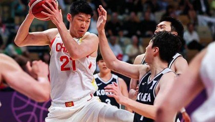 中国男篮79比71战胜韩国队，时隔10年重回亚洲杯4强