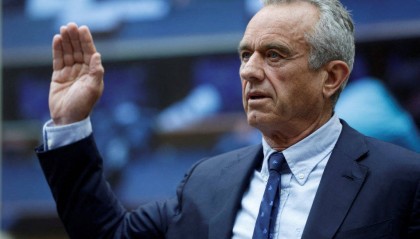 美国参议院投票确认小罗伯特·肯尼迪出任卫生部长