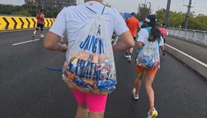 苏州马拉松薅“能量胶”的男女已找到，文体旅游局正沟通请示或对其作出禁赛处罚