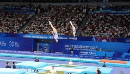 山西选手胡译乘张欣欣获世运会蹦床双人同步金牌
