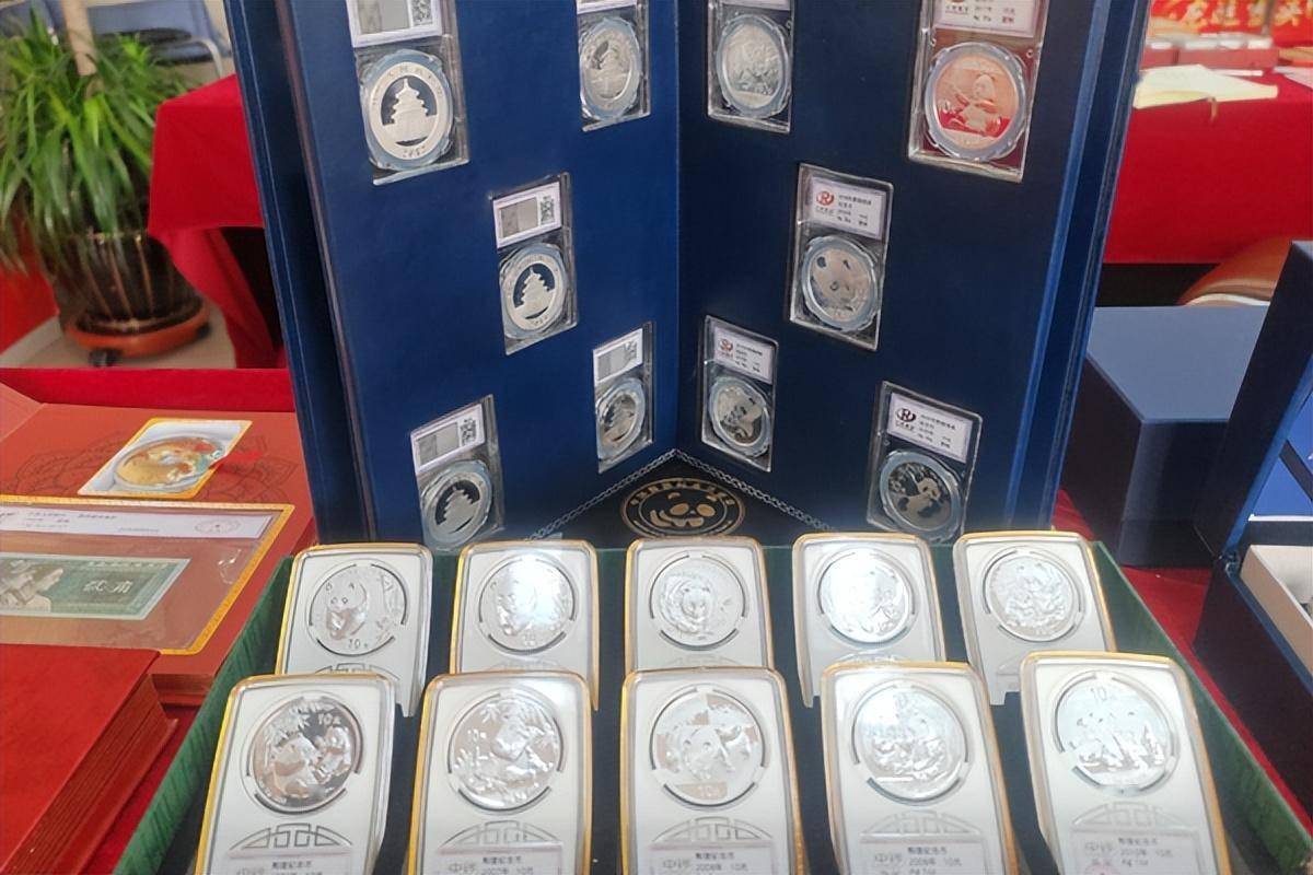 襄垣农商银行举办贵金属现场展销会