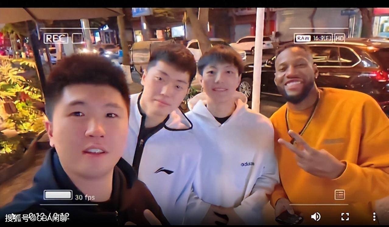 排面！王薪凯晒和胡明轩威姆斯张皓嘉相聚，凯皇带宏远队友逛成都