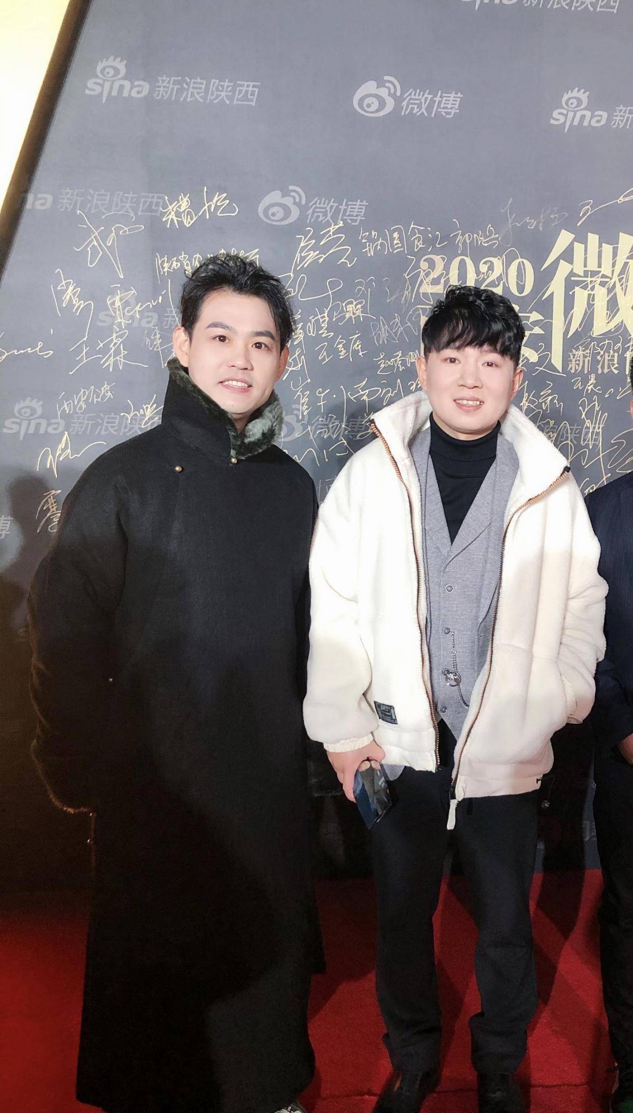 曾被郭德纲力邀入社，今成相声新势力，卢鑫玉浩亮相微博盛典