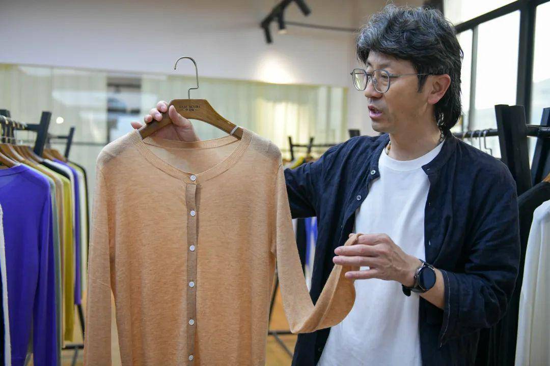 桐乡产水溶T恤卖出10万件，比鸡蛋还轻！怎么做到的？