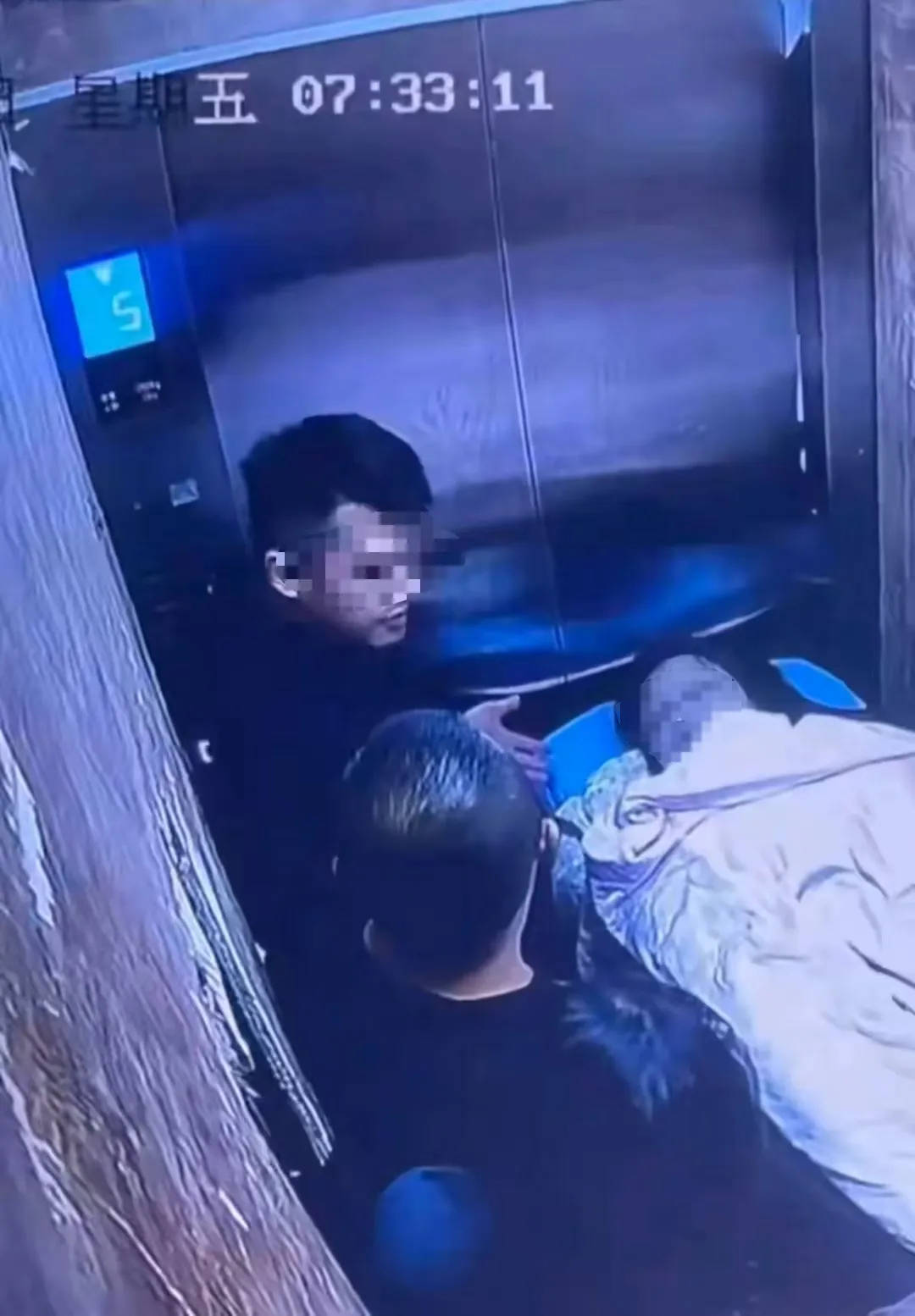 移交异地公安侦办！警方深夜通报“女子疑因家暴去世”，受害者家属发声，律师解读