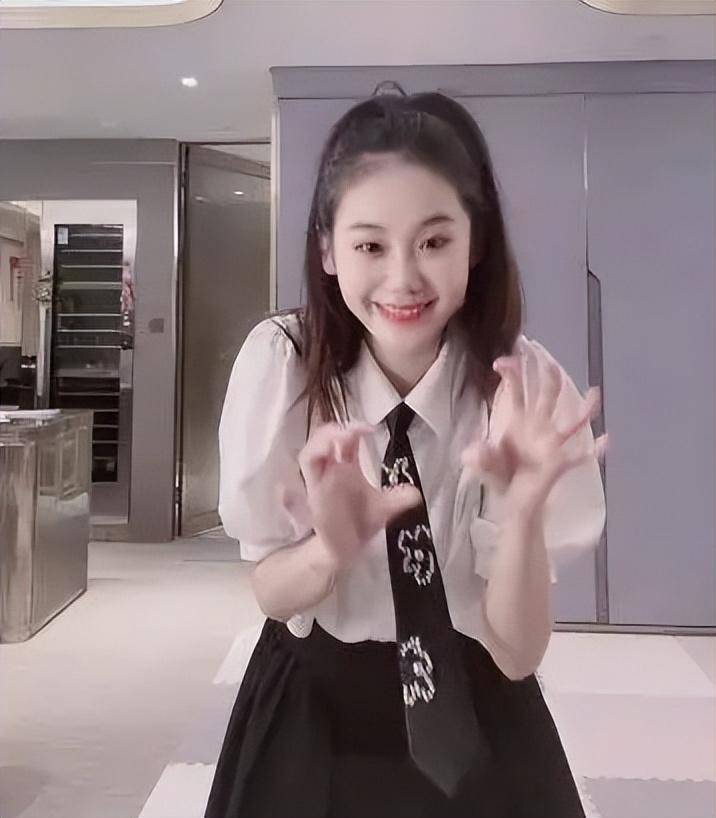 娱乐圈小姨子大赏：赵本山刘德华汪小菲甄子丹的小姨子都不一般