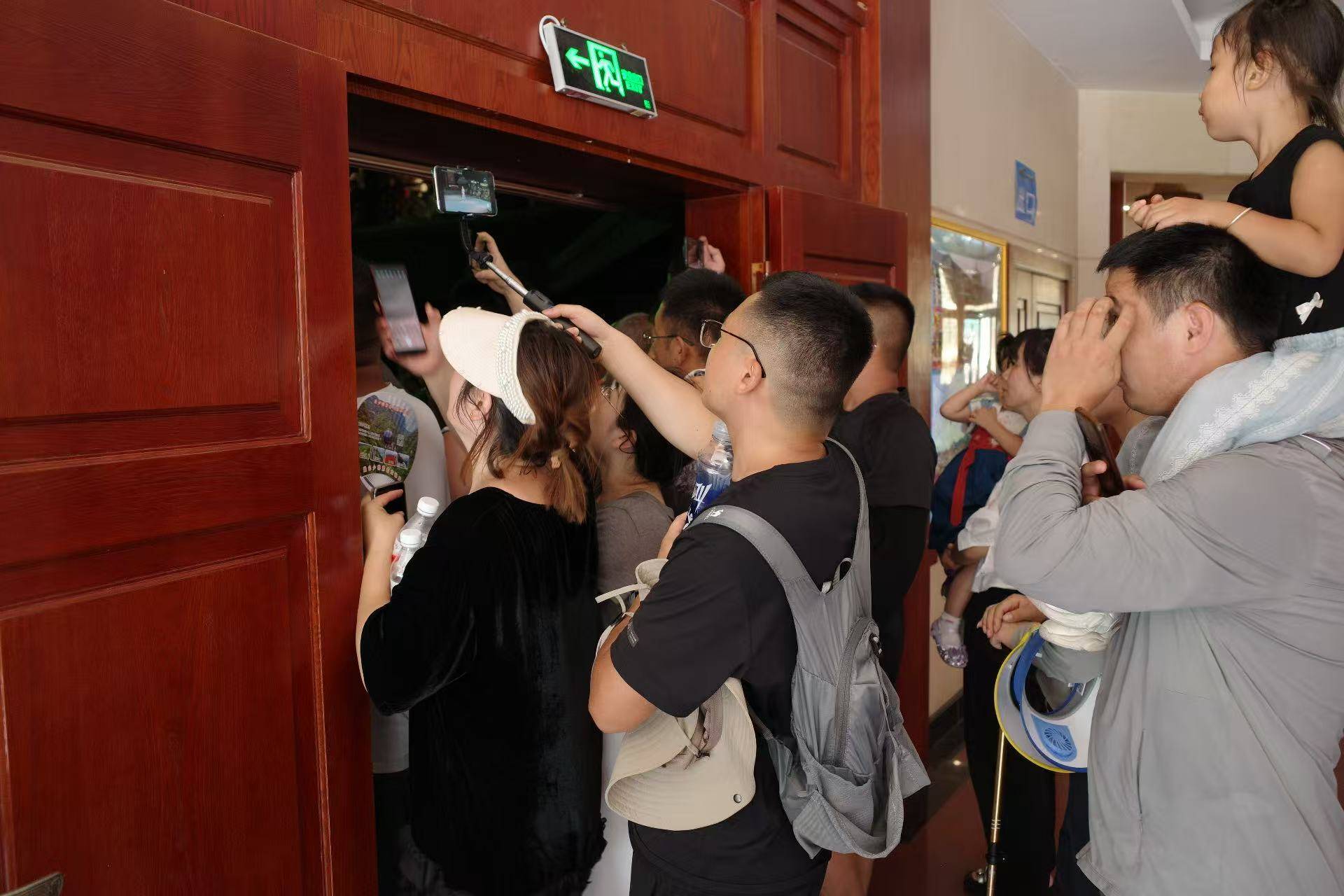 印乐上任首月,少林寺的变与不变:生意少了,喧闹还在