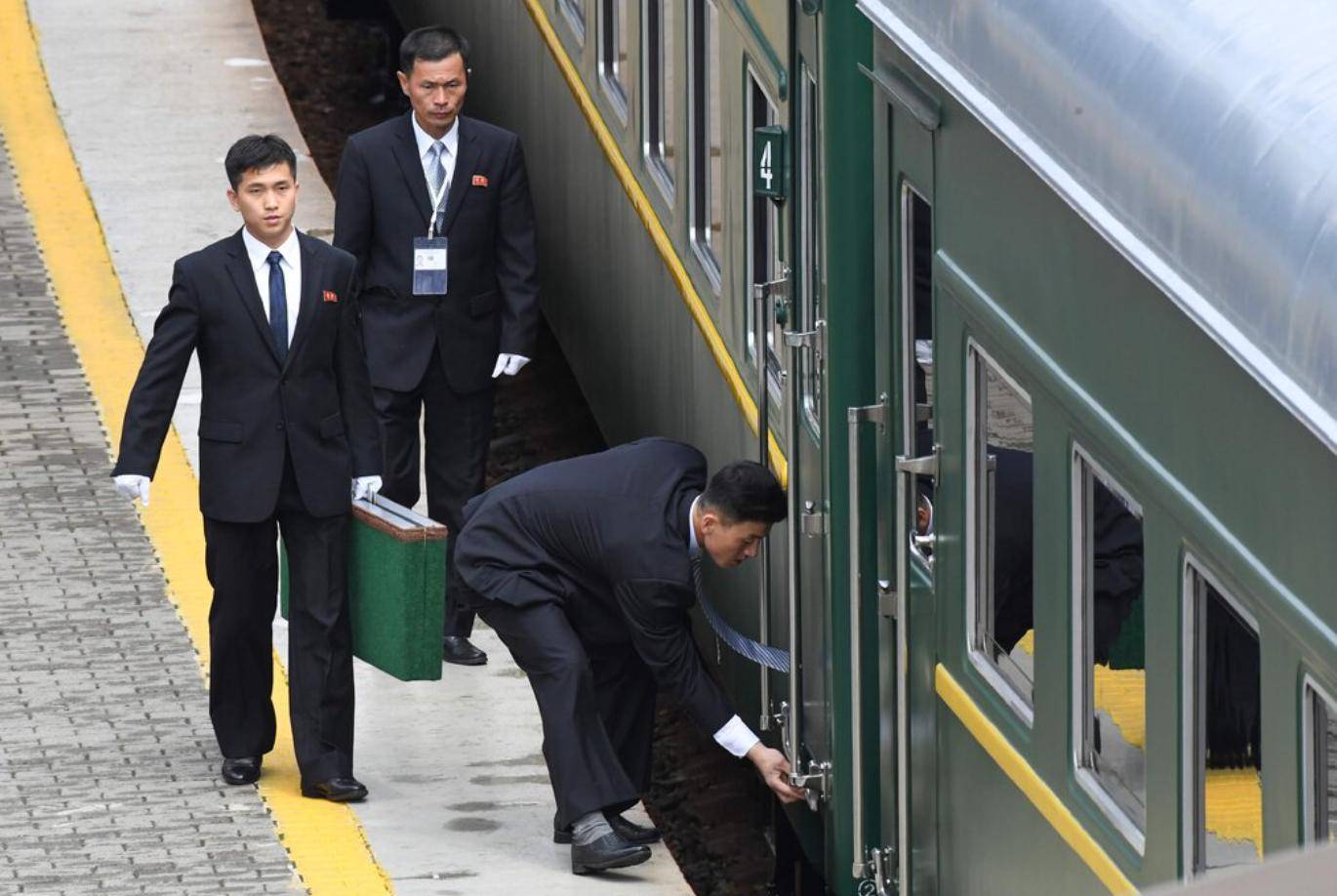 6年来首次！金正恩乘专列启程赴华，选择坐一整天火车？向中国释放强烈信号！