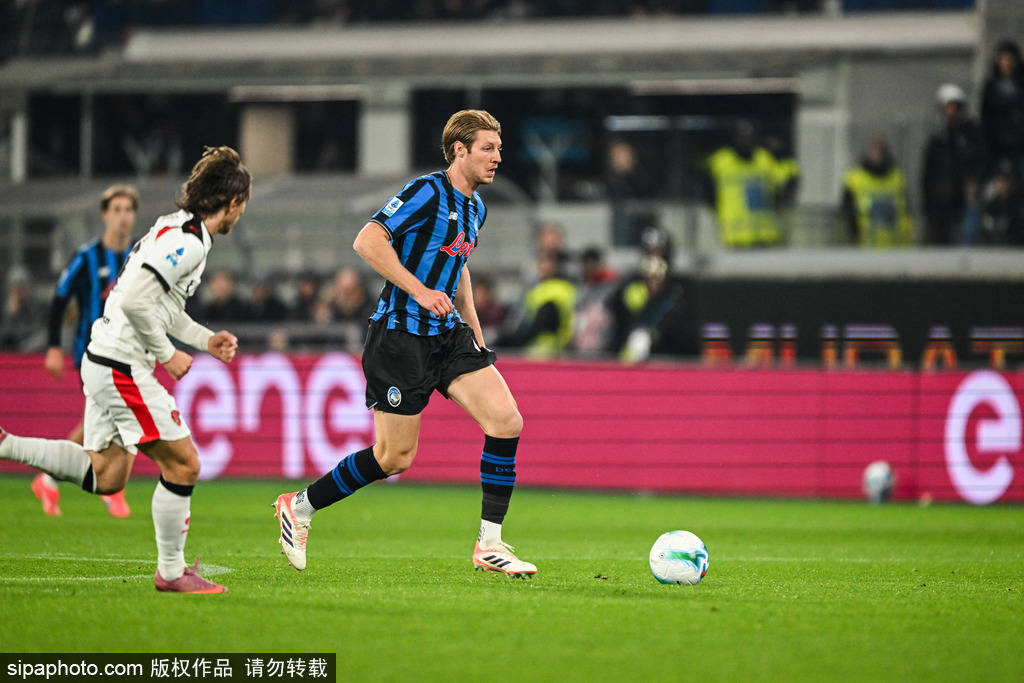 意甲-卢克曼破门莱奥半场伤退 米兰1-1亚特兰大距榜首3分