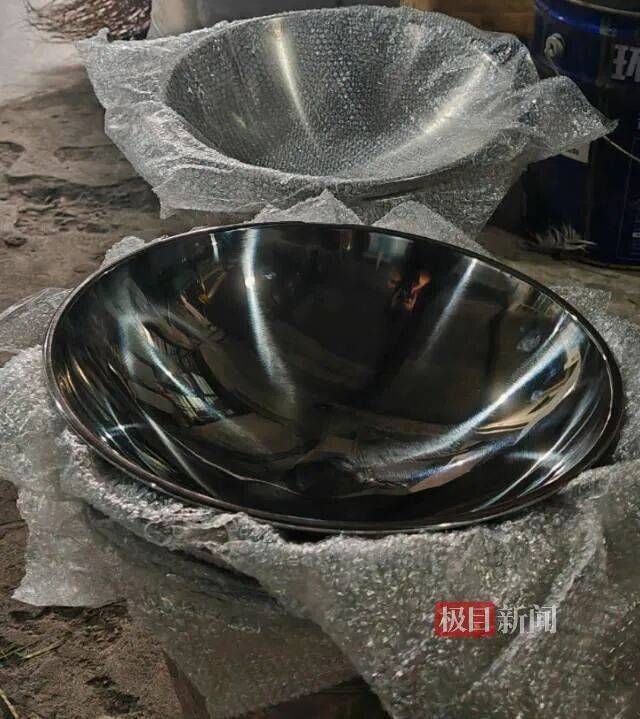 “传家锅”工厂账号粉丝已超260万,对话锅厂负责人傅家兄弟:30年老锅依然能用,证明当年造锅选择是对的